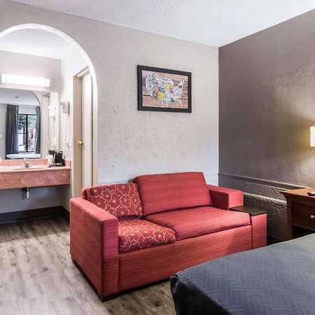 Econo Lodge Гейнсвілл Екстер'єр фото