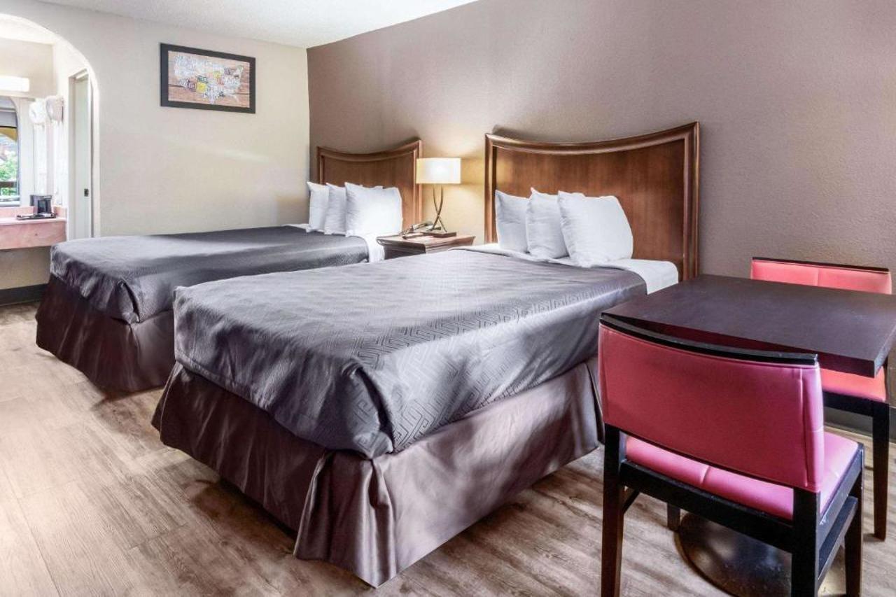 Econo Lodge Гейнсвілл Екстер'єр фото