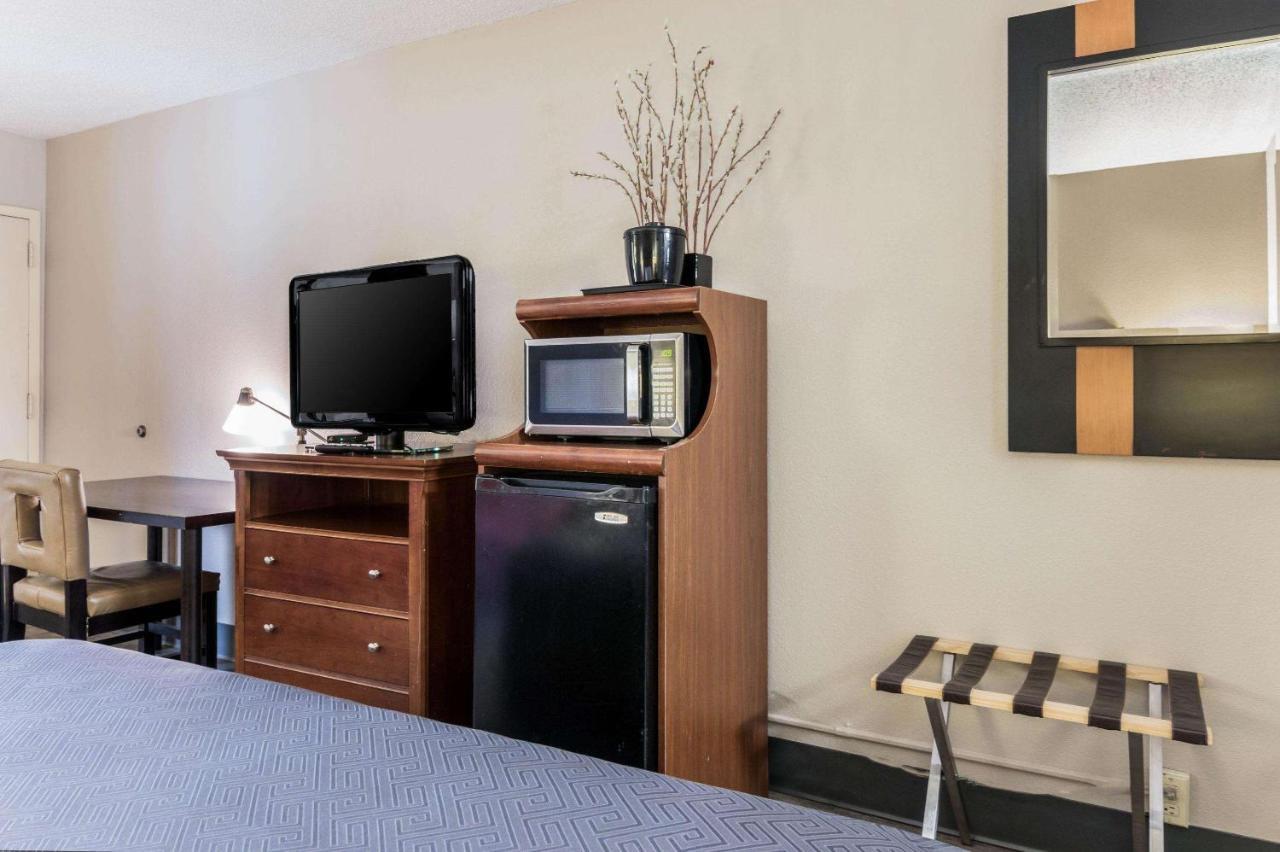 Econo Lodge Гейнсвілл Екстер'єр фото